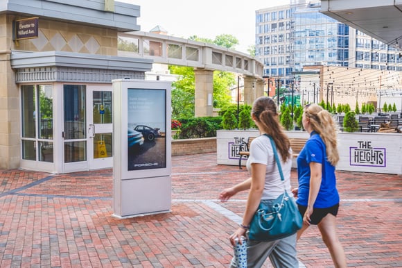 VIOOH expands programmatic DOOH access in the US with Screenverse partnership